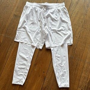 Alo White Layered Shorts with Built In Leggings. XL.  Very Rare. Mint condition